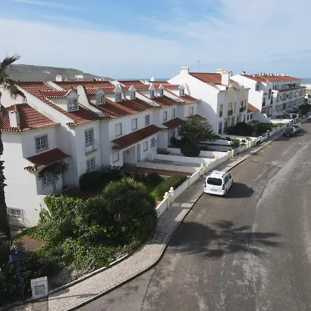 ホームステイ Casa Dos Amigos Surf House